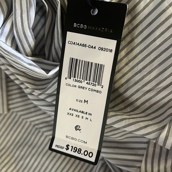 Bcbgmaxazria Pinstripe Long Sleeve Button down Blouse woman’s Medium - Picture 2 of 3